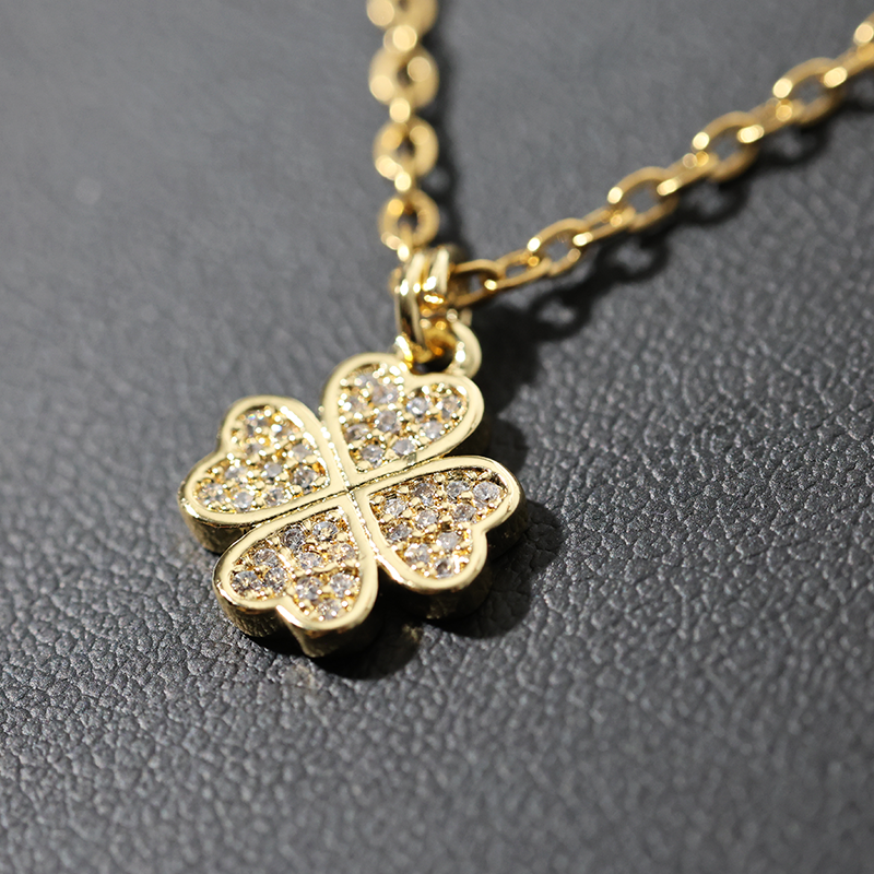 Clover Necklace